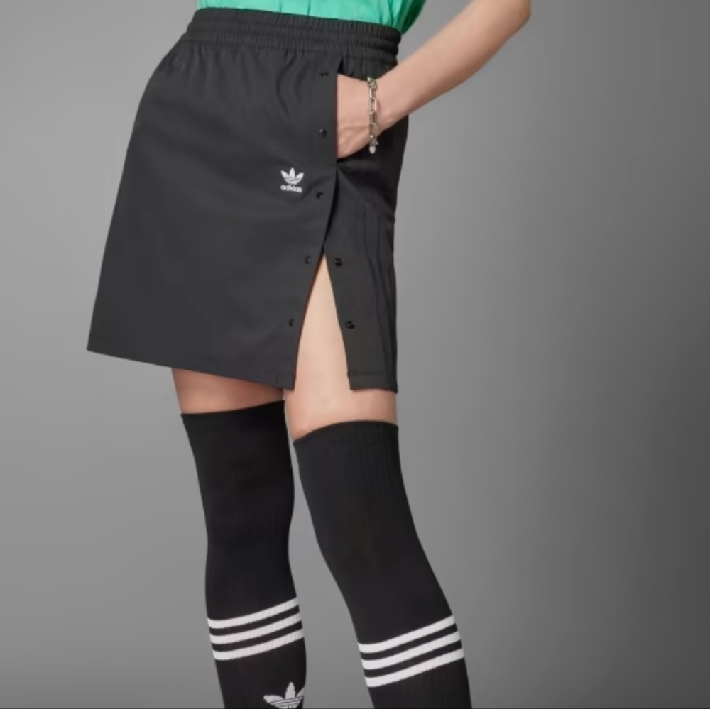 Adidas SizeS, Black Athletic mini Skirt with Side Snap Detail
